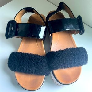 Ugg Le Fluff black womens fuzzy wool platform sandals size 10 US lightly worn